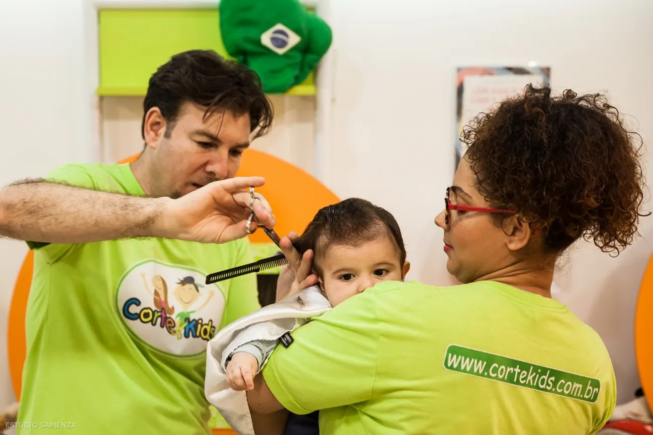 Corte de Cabelo Infantil na Corte Kids: Experiência e Cuidado