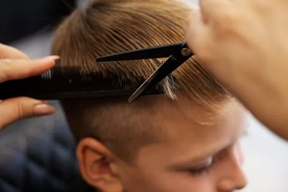 Dicas de Estilo para Adolescentes: Cortes de Cabelo Infantil Masculino na Corte Kids