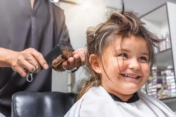 Cabeleireiro Infantil Feminino na Corte Kids: Cuidando do Visual e da Autoestima das Princesas